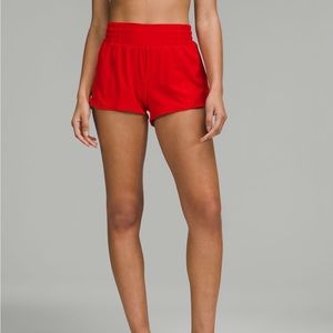 Lululemon Hotty Hot 2.5” Low Rise Shorts Size 4 - Dark Red